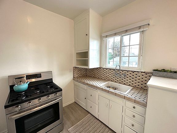 5th image of 1110 Brent Ave #0