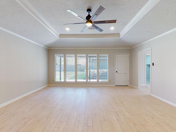 5th image of 710 Monterrey Dr