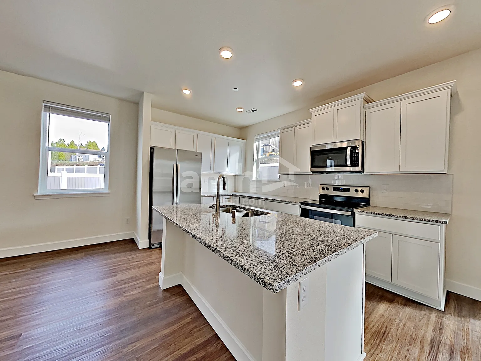 3 bed, 2.5 bath, 1839 sqft, $3,150 — Photo 4