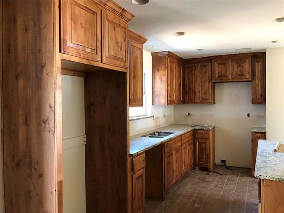 3rd image of 2723 San Gabriel Dr