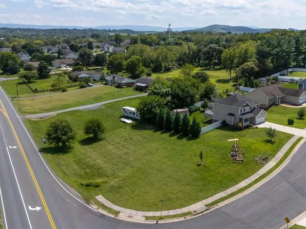 325 Rustic Ave, Broadway, VA 22815