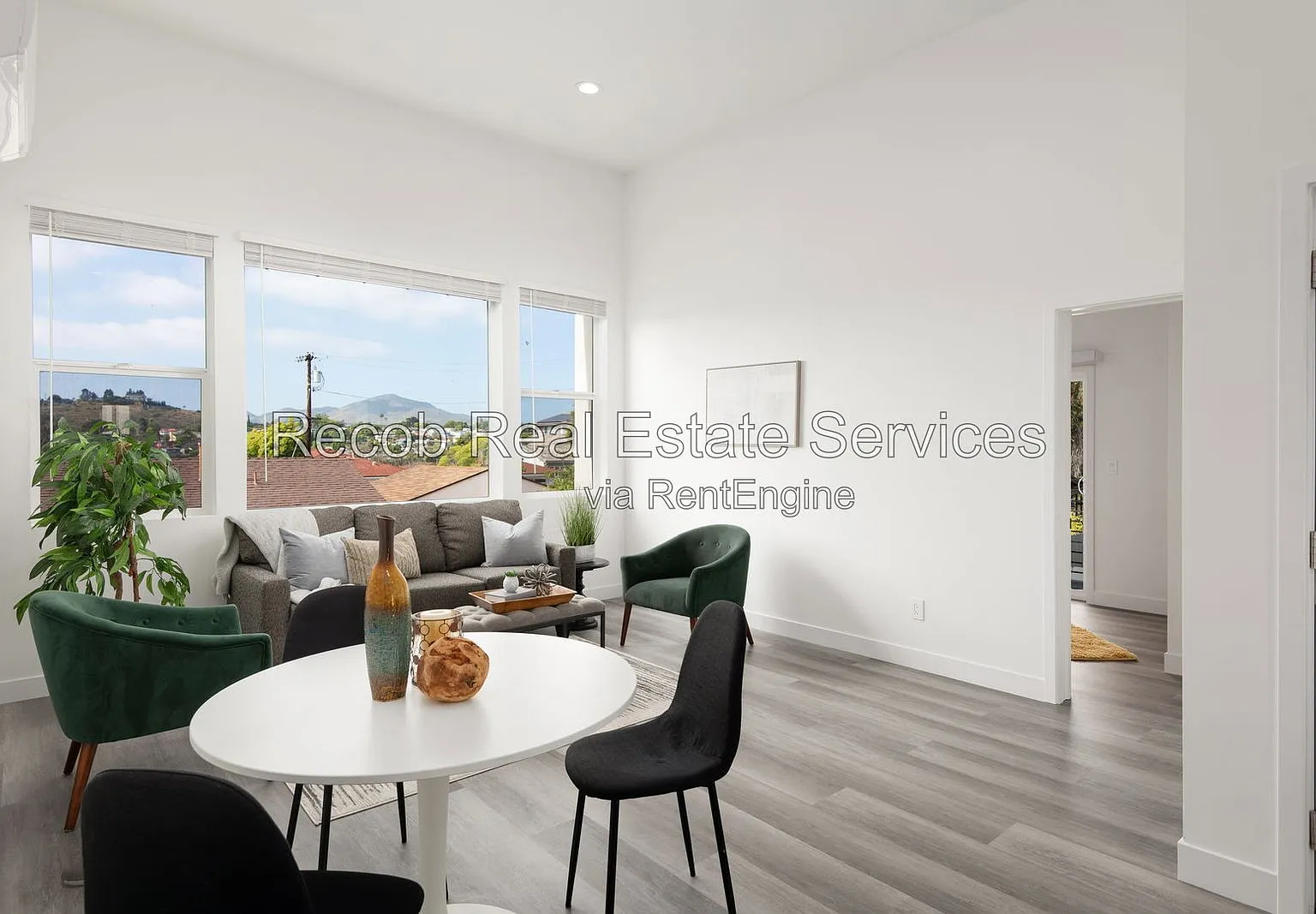 2 bed, 1.0 bath, 750 sqft, $2,831 — Photo 3