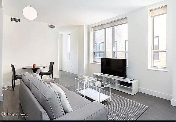 3rd image of 416 52nd St #725