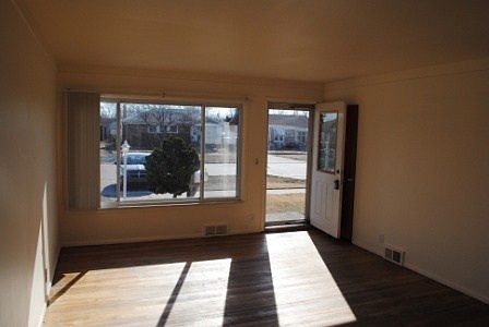 2nd image of 28047 Groveland St