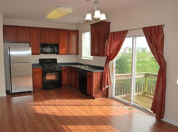 3rd image of 1810 Fredericksburg Ln #1810