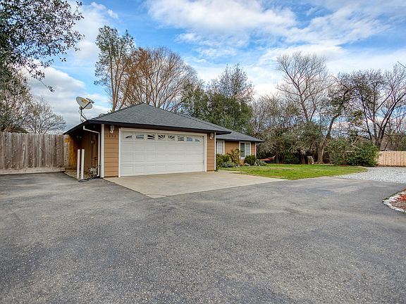 5th image of 1238 Mistletoe Ln