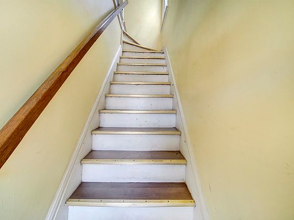2nd image of 276 Van Wagenen Ave Floor 2