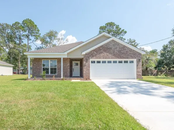530 N Azalea St, Geneva, AL 36340