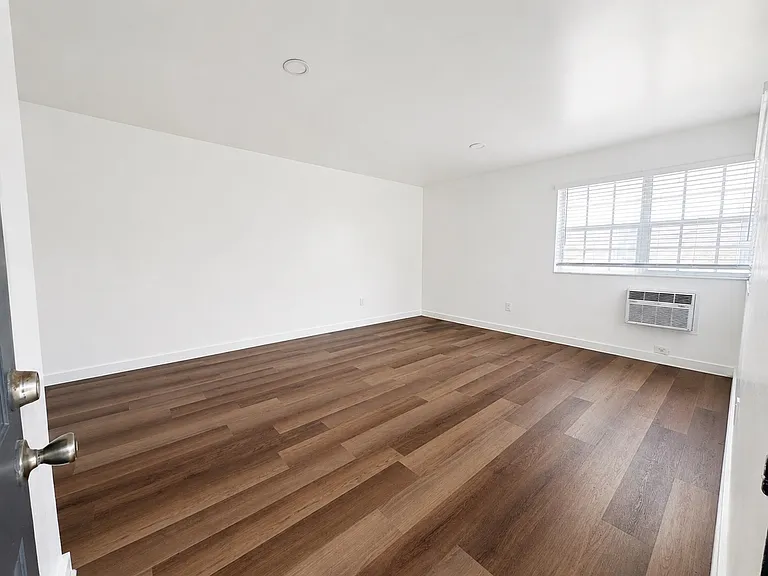 500 #15 - living room