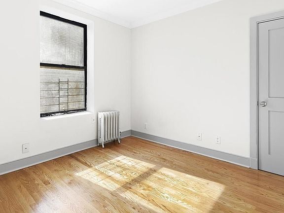 3rd image of 9 W 110th St APT 44