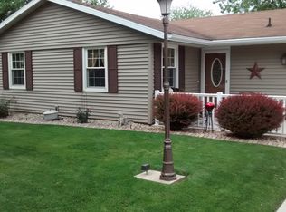 923 Birch Ln, Hoopeston, IL 60942
