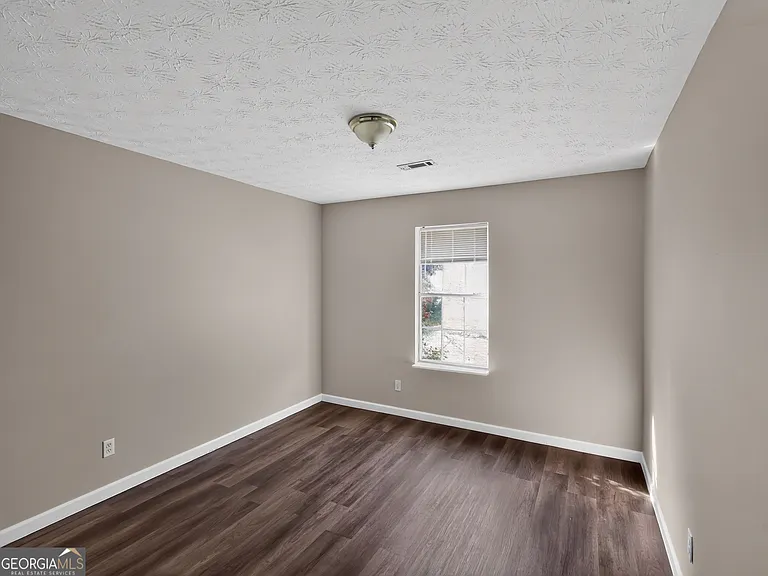 22 Canterbury Dr — Photo 16