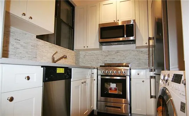 Rented by Avenue Sotheby's International Realty | media 23