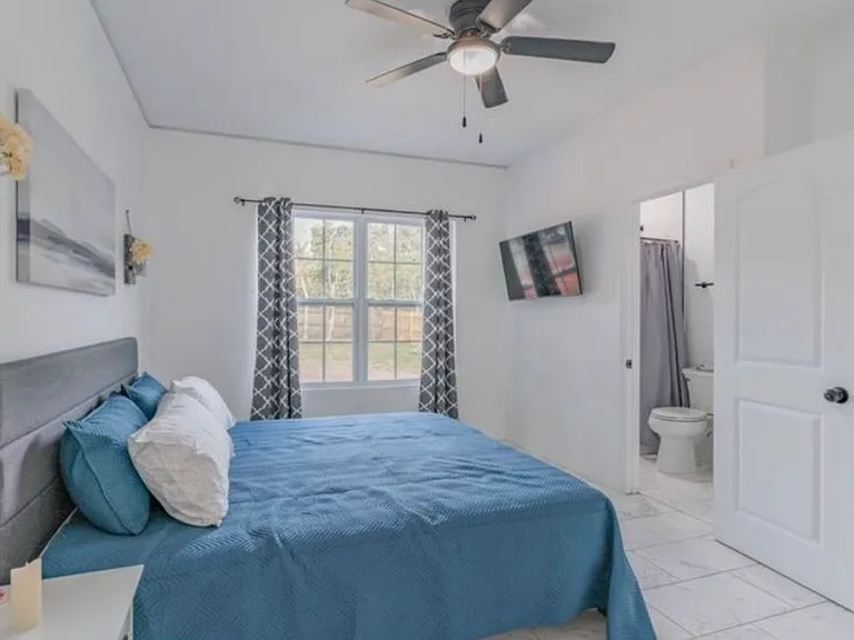 1537 Drew St — Photo 13