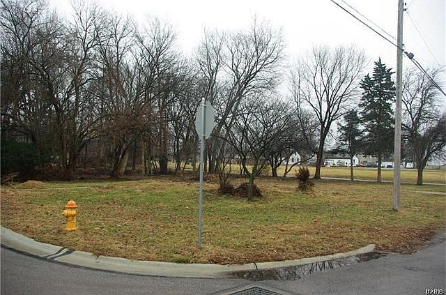 1st image of 401 Leonard Ave