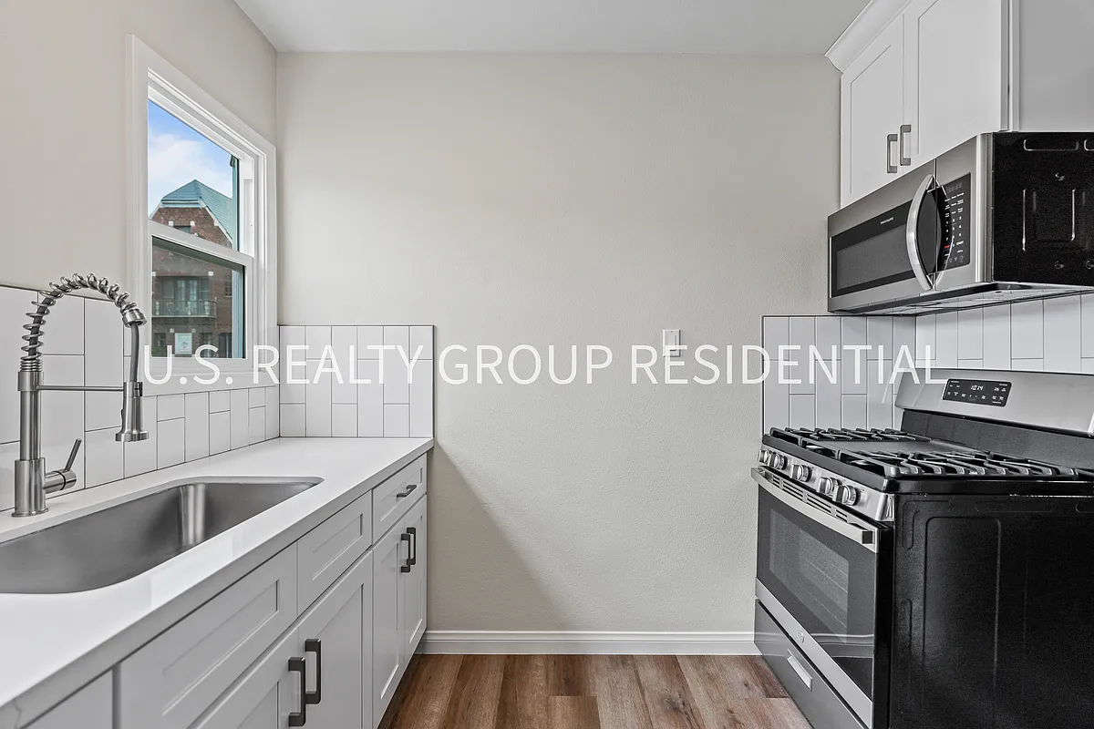 Building Photo - 179 N Edgemont St #6
