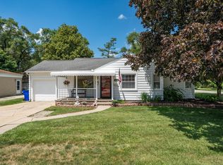 16145 E 14 Rd, Fraser, MI 48026