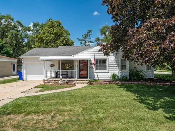 16145 E 14 Rd, Fraser, MI 48026