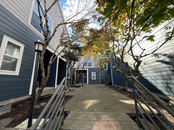 Goose Hollow Townhomes