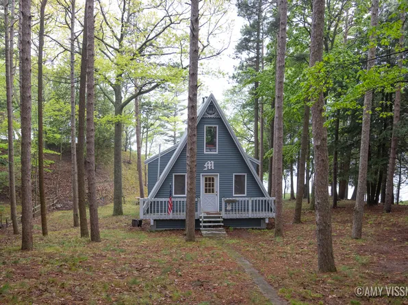 10807 Old Freesoil Rd, Manistee, MI 49660