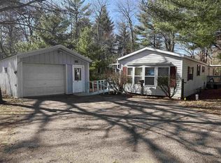 97 Woodland Dr, Baraboo, WI 53913