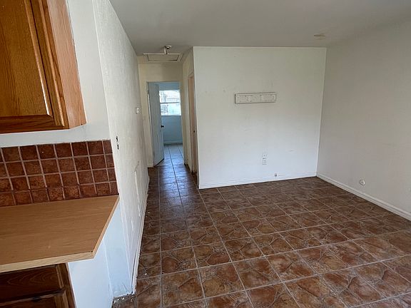 4th image of 2714 Hempstead Dr