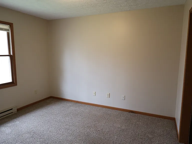 8 Westside Ct — Photo 21