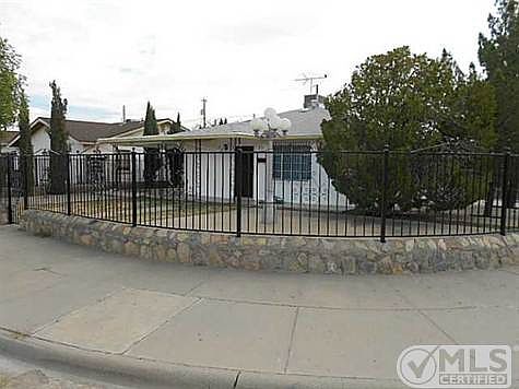 2nd image of 8171 La Paloma Cir