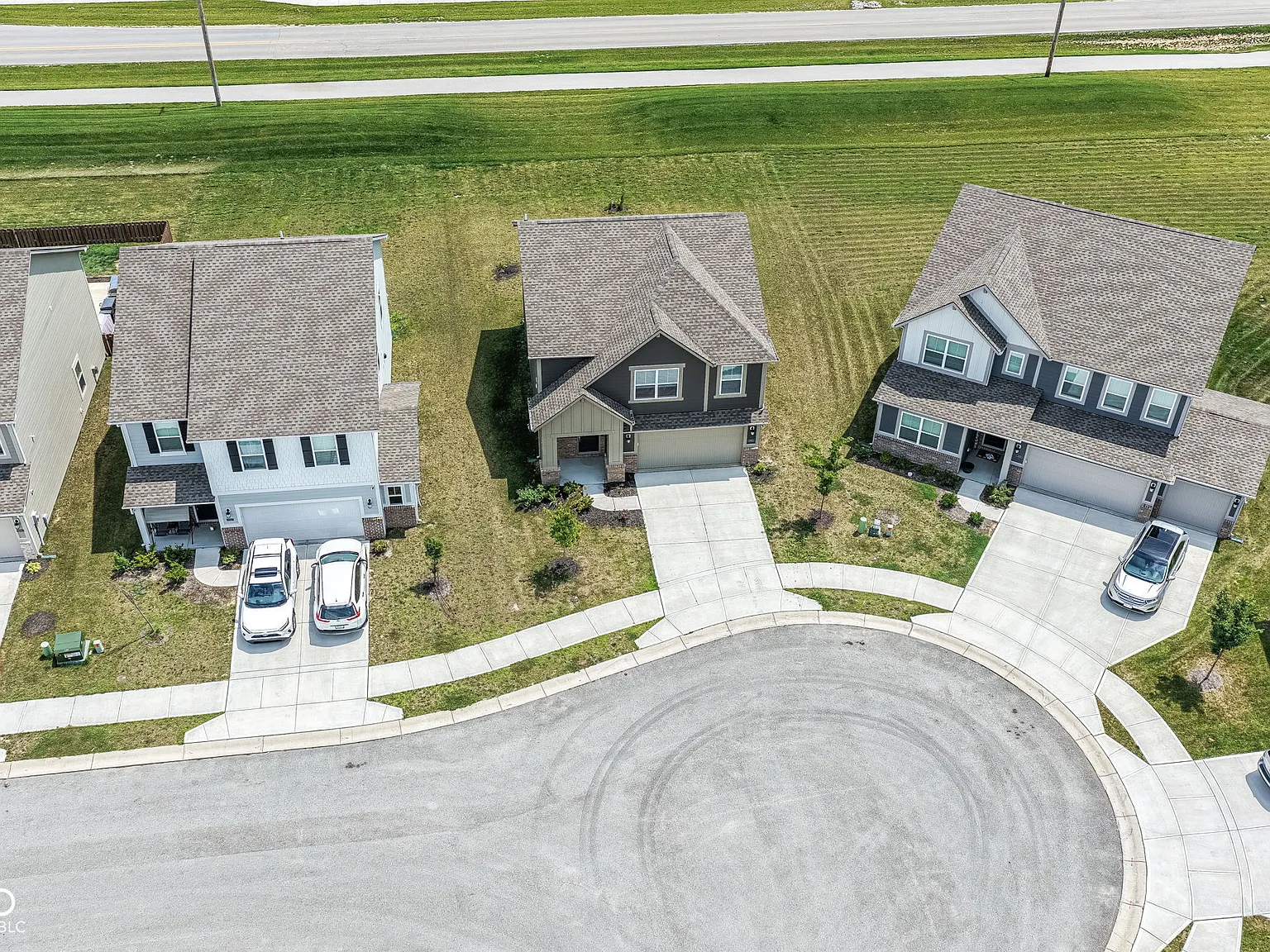 4 bed, 2.5 bath, 2164 sqft, $2,400 — Photo 3