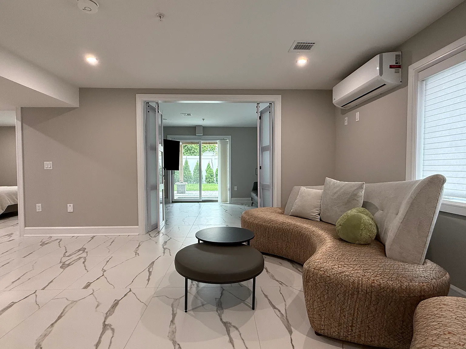 4 bed, $6,300 — Photo 3