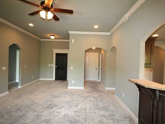 5th image of 42 Dillow Cir