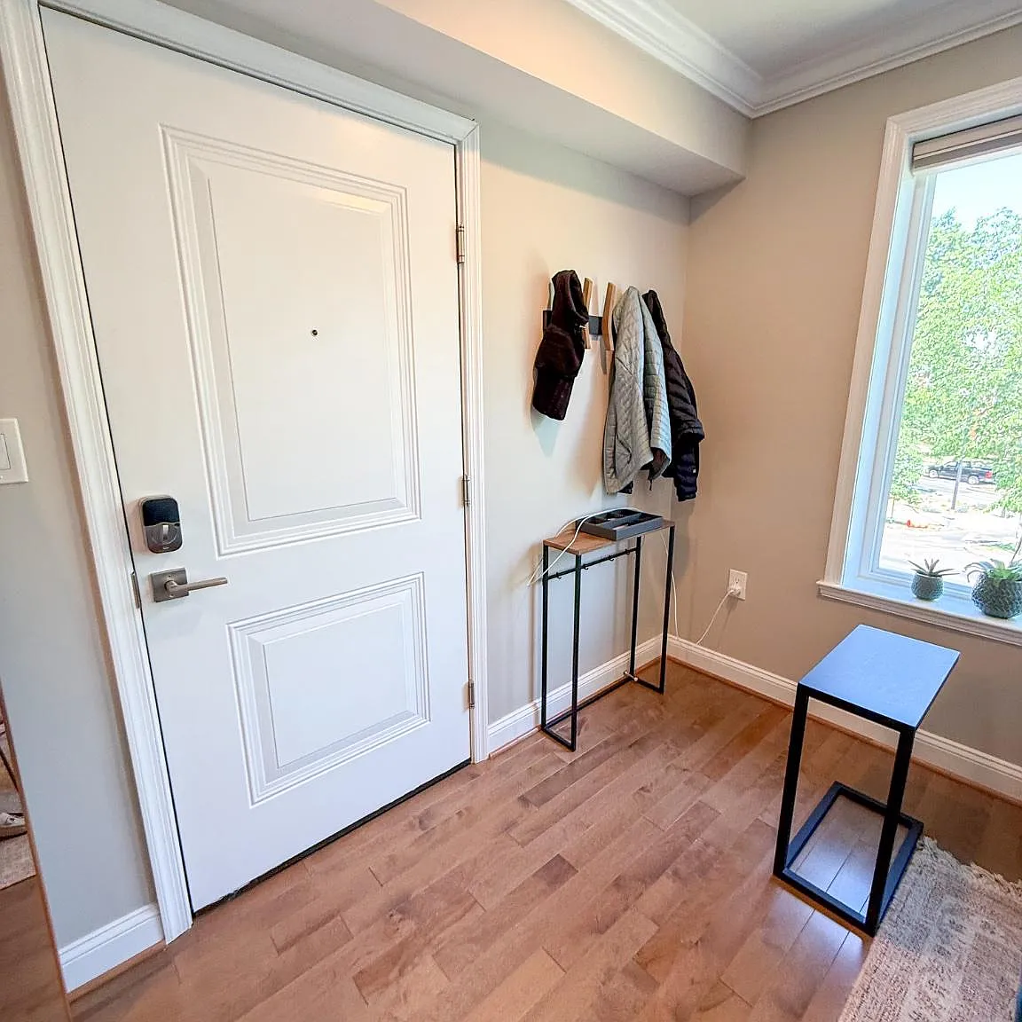 1 bed, 1.0 bath, 689 sqft, $2,200 — Photo 2