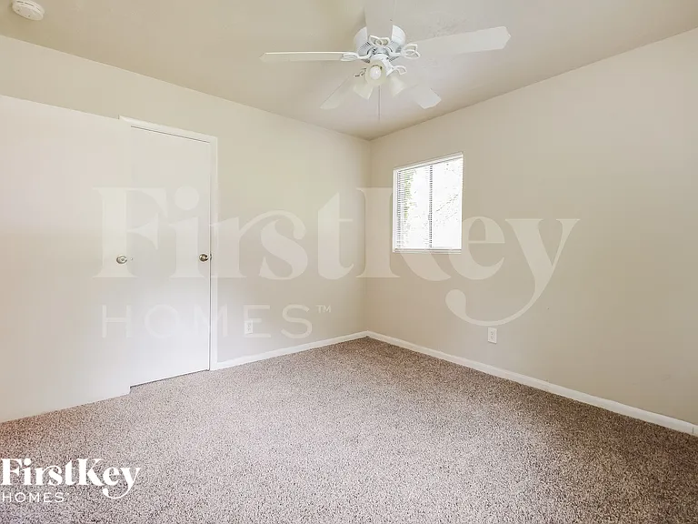 8277 Dunellen Ln — Photo 13