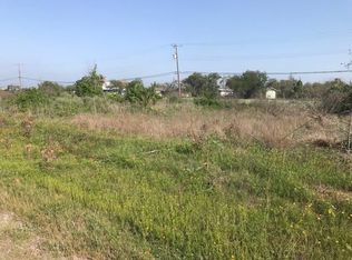 127 Castle Oak Ln, Rockport, TX 78382