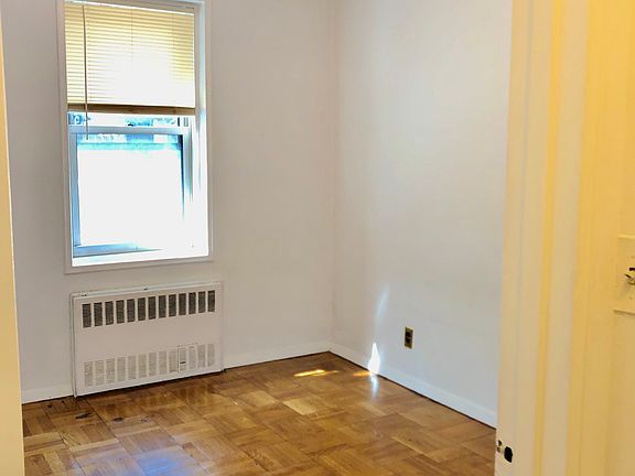 5th image of 350 E 30th St APT 1C