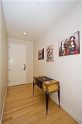 Sold by Metropolitan Res. Partners | media 10