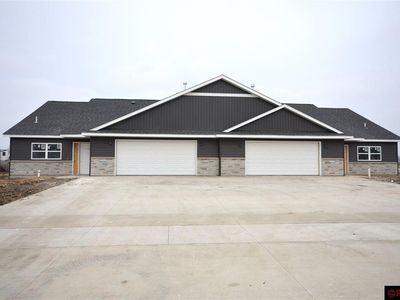100 E Connie Ln, Eagle Lake, MN, 56024