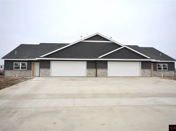 100 E Connie Ln, Eagle Lake, MN 56024