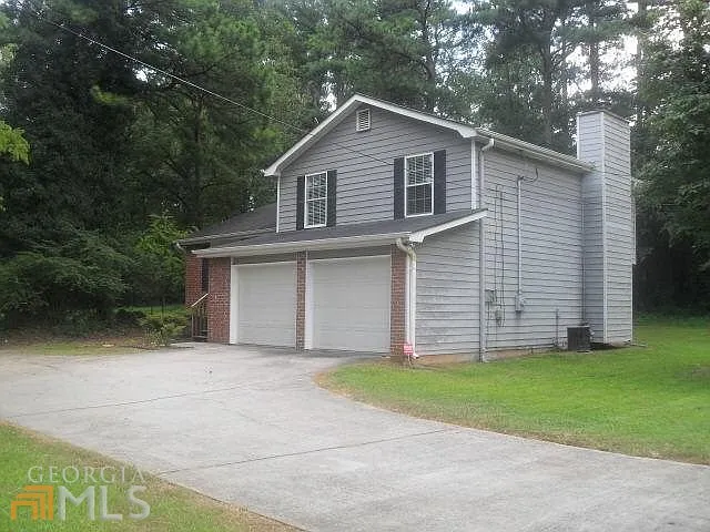 470 Edgefield Dr photo 1