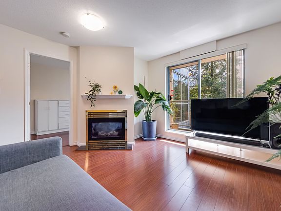 5th image of 5818 Lincoln St #209
