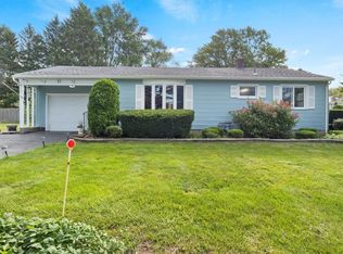 12 Valley View Dr, Penfield, NY