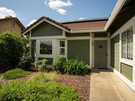 2nd image of 2495 Muirfield Ct