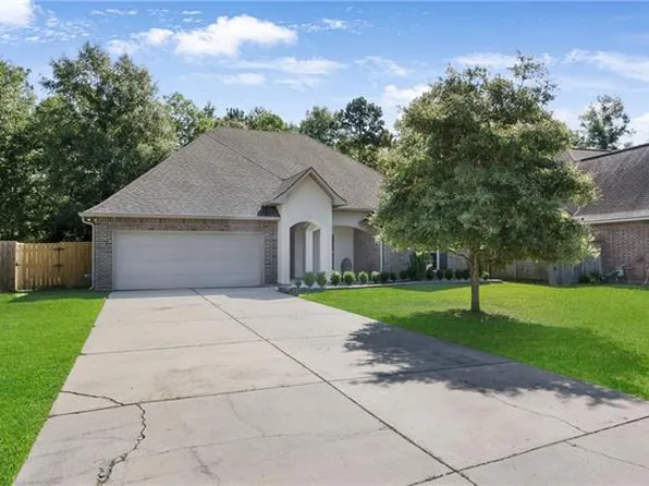 847 Woodsprings Ct, Covington, LA 70433