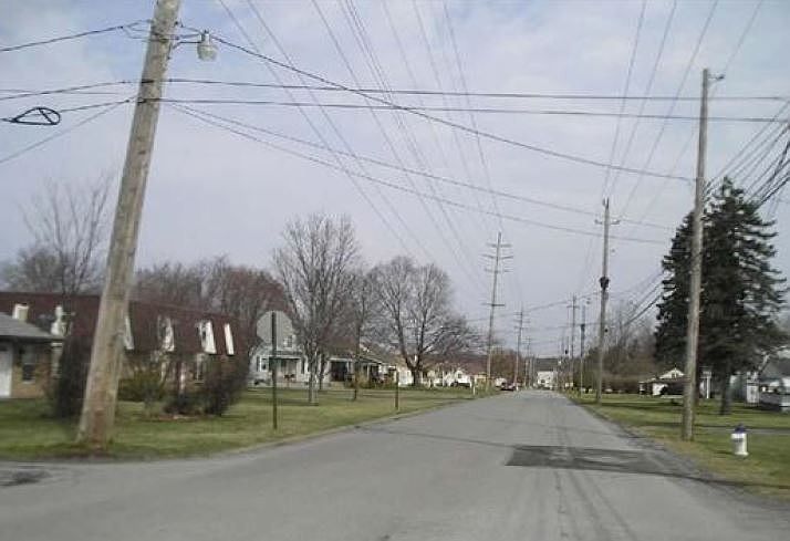 2nd image of 138 Caroline Ave