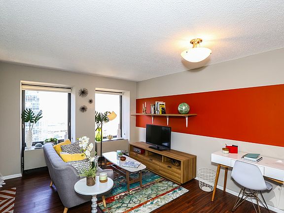 3rd image of 448 W Erie St #379