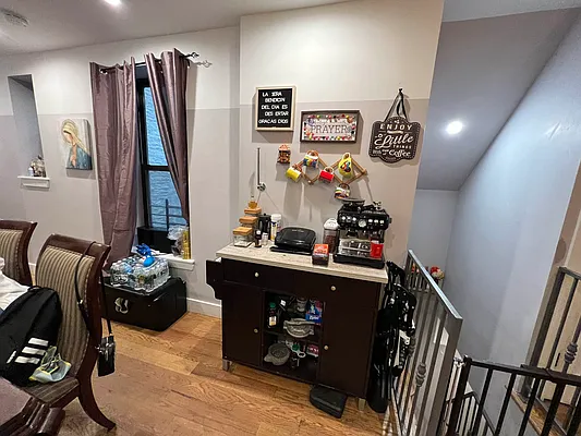 Rented by Delmark Realty LLC | media 85