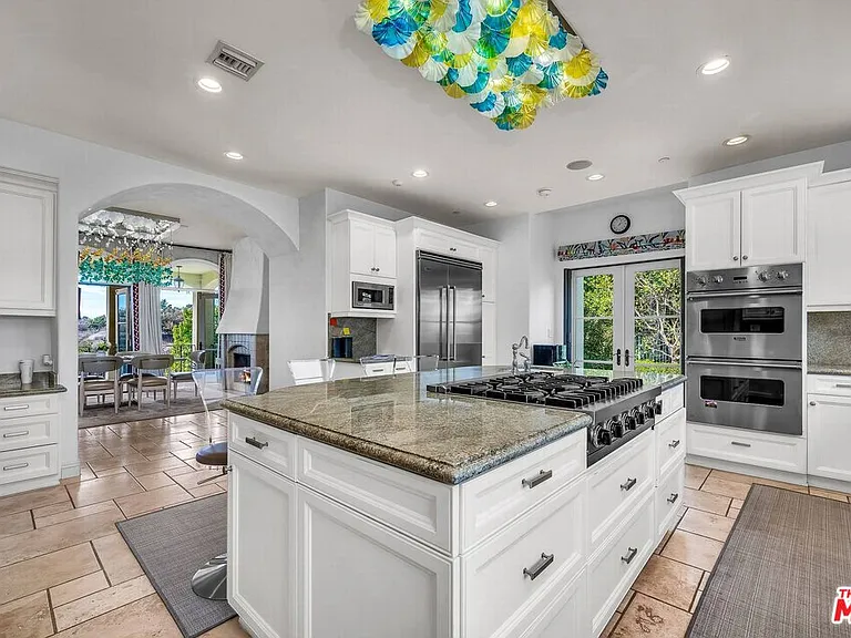 3110 Benedict Canyon Dr — Photo 22