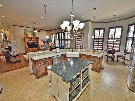 4th image of 3024 Thornbrooke Blvd