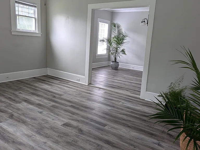 805 E Clay St — Photo 5