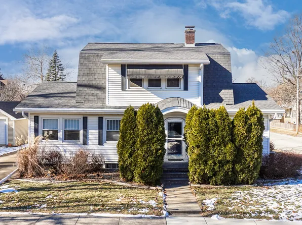 301 Leland St, Bloomington, IL 61701